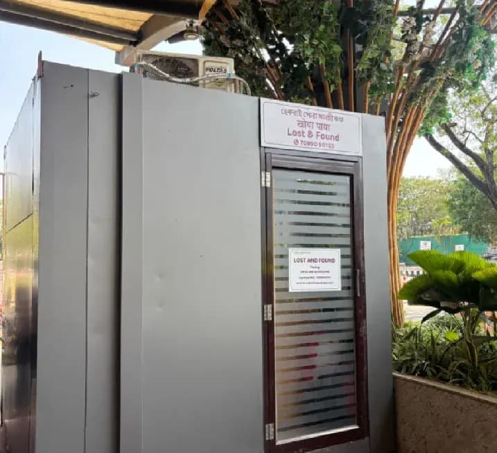 Steel service kiosk with a lost and found counter
